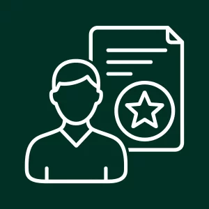 Silhouette d’un professionnel devant un document avec une étoile, représentant l’expertise.